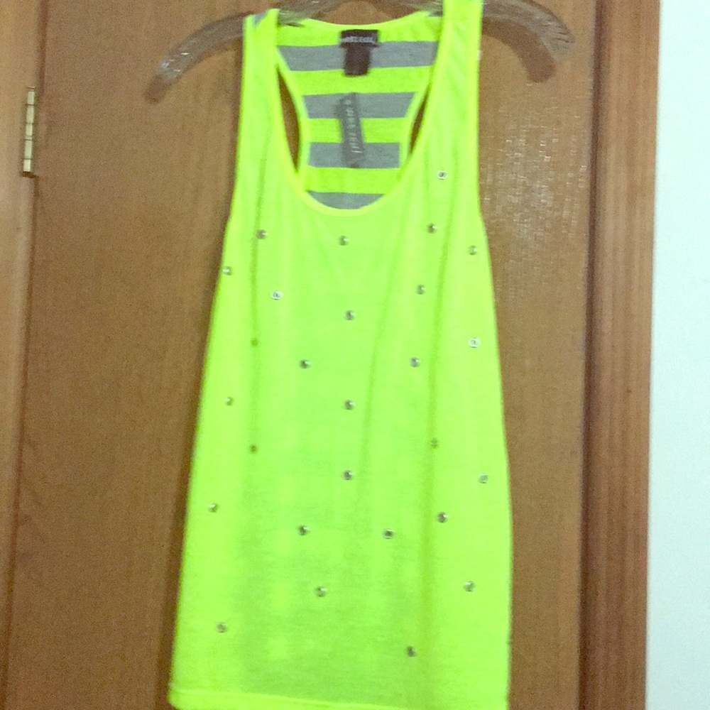 Xl wet seal tank top-NWT